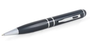 Bút Camera Ngụy Trang Full HD R8 Đời Mới 16GB là dòng camera dạng cây bút viết hiện đại. Một mắt camera siêu nhỏ được gắn bên trong thân cây bút.